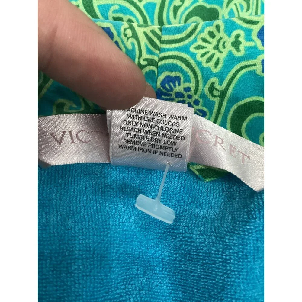 Victoria’s Secret Robe - Picture 7 of 7